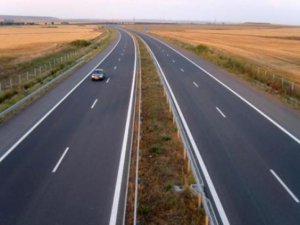 Придорожную инфраструктуру в Крыму начнут с Керчи