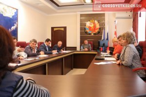 Глава администрации Керчи Писарев принял 8 человек