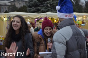 Новогодние гуляния в Керчи продолжились караоке (видео)