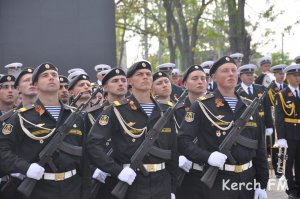 В военном параде в Керчи примут участие более 900 военных