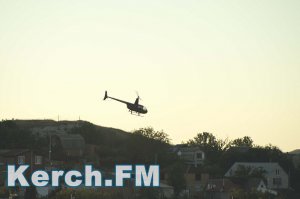 В Керчи частный вертолет приземлился на заправку