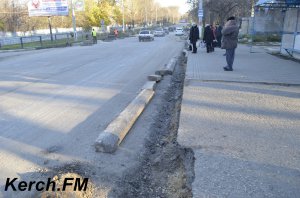 В Керчи продолжается ремонт трассы Таврида