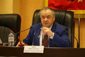 Депутат госсовета Крыма Фикс еще раз проверит исполнение бюджета Керчи