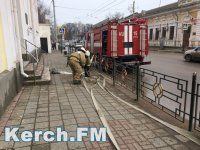 В Керчи спасатели тренировались тушить пожар в храме
