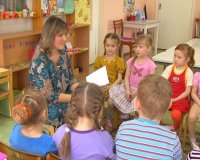 Минобраз Крыма намерен поднять зарплату воспитателям детсадов почти на 2 тысячи рублей