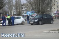 В Керчи на автовокзале столкнулись «Volkswagen» и «Peugeot»