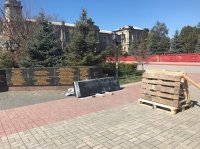 В Керчи начали ремонт Вечного огня в сквере Славы