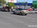 Новости: Перед мостом в Керчи столкнулись две легковушки