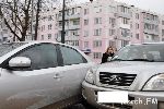 Новости » Криминал и ЧП: В Керчи на мосту столкнулись «КIА» и «Chery Tiggo»