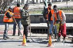 Новости » Общество: В центре Керчи ремонтируют дороги ко Дню освобождения города