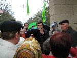 Александр Бурдонос на митинге против застройки Молодежного парка