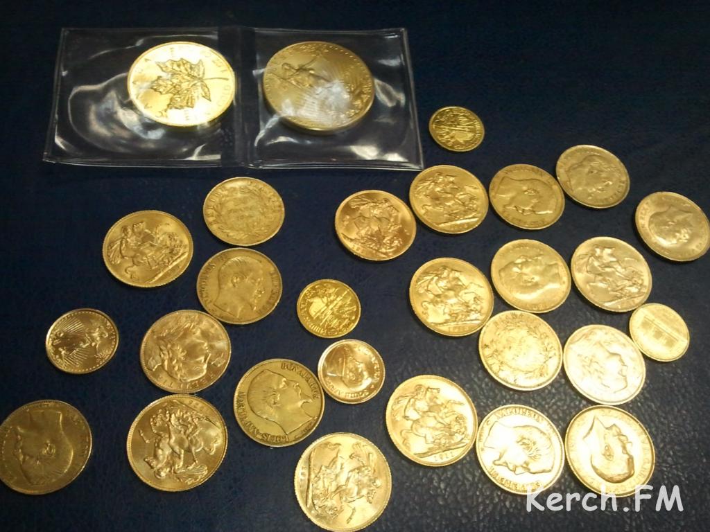 Золото можно вывозить. Монета Золотая. Коллекция золотых монет. Коллекционные золотые монеты. Старинные золотые монеты.