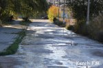 Новости » Коммуналка: В Керчи питьевая вода снова бьет ручьями