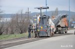 Новости » Экономика » Общество: После зимы начат ремонт дорог в Керчи