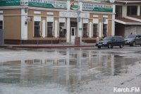 Новости » Криминал и ЧП: Вода залила несколько улиц в центре Керчи