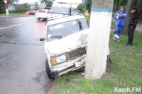 Новости » Криминал и ЧП: В Керчи водитель, объезжая собаку, врезался в столб (видео)