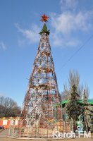 Новости » Общество: Керчь продолжают готовить к Новому году