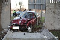 Новости » Криминал и ЧП: В Керчи пьяный водитель сбил мопедиста и врезался в забор