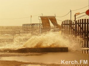 Новости » Общество: В Крыму - штормовое, в Керчи обещают дождь