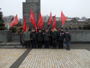 Новости » Общество: Память Владимира Ленина почтили в Керчи