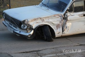 Новости » Криминал и ЧП: В Керчи Волга на большой скорости протаранила Chery Tiggo