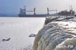 Новости » Криминал и ЧП: Непогода надолго заморозила движение в Керченском проливе