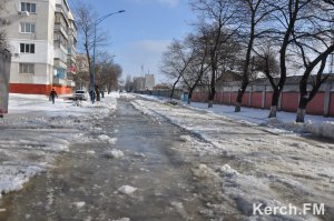 Новости » Криминал и ЧП: В мороз бригады водоканала Керчи устраняют порывы на Кирова (фото, видео)