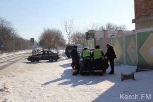 Новости » Общество: Керченских коммунальщиков штрафуют за снег и лед на дорогах