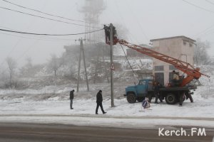 Новости » Криминал и ЧП: В Керчи кабель упал на проезжую часть