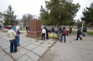 Новости » Общество » Политика: Анатолий Могилев призвал не устраивать «ленинопад» в Крыму