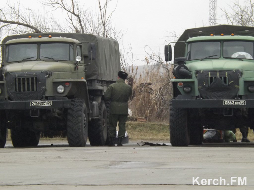 Через Керченскую переправу в Крым въезжают российские военные машины  (видео) » Керчь.ФМ - вся правда о Керчи, новости Керчи