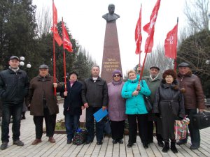 Новости » Культура: Керченские коммунисты отметили 200-летие Тараса Шевченко