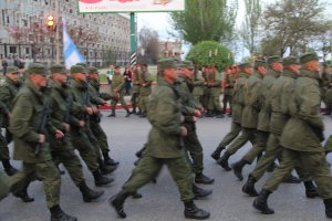 Новости » Общество: В центре Керчи прошла репетиция парада