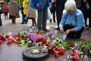 Новости » Общество: В Керчи почтили память погибших в Одессе