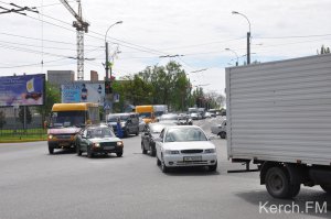 Новости » Общество: В центре Керчи образовались пробки