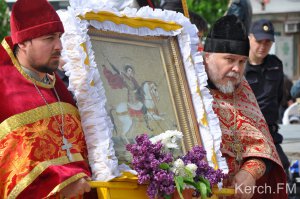 Новости » Общество: В Керчи прошел крестный ход в честь Георгия Победоносца