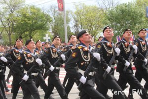 Новости » Общество: В Керчи прошел Парад Победы (фото, видео)