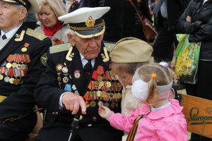 Новости » Общество: На Митридате празднуют День Победы