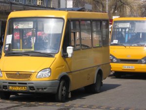 Новости » Общество: В Керчи в маршрутках не берут мелочь, проезд  подорожал