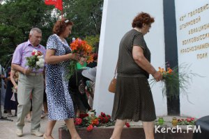 Керчане несмотря на дождь почтили память погибших в войне