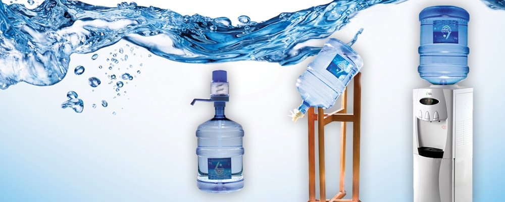 Хол вода. Кулер для воды реклама. Реклама воды. Кулер для питьевой воды. Бутилированная вода реклама.