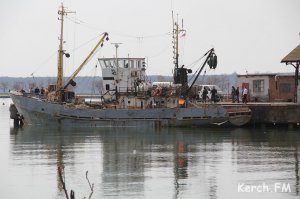 Новости » Общество: Крымские рыбаки жалуются на отсутствие работы