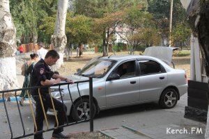 Новости » Общество: В Керчи водитель автомобиля избил женщину дубинкой