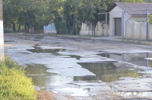 Новости » Коммуналка: В Керчи течет канализационная река Толстовка