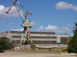 Новости » Криминал и ЧП: В Керчи на заводе «Залив» моряк получил производственную травму