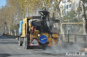 Новости » Общество: В Керчи возобновили ремонт дорог