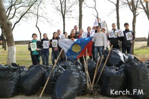 Новости » Общество: Студенты КГМТУ поддержали Всекрымский субботник