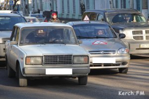 Новости » Криминал и ЧП: В Керчи учебный автомобиль «Daewoo»  въехал в  «ВАЗ»