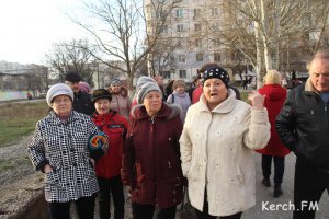 Новости » Общество: В Керчи рядом с садиком и школой хотят построить пивной бар, - керчане