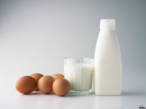 В Крым продолжат ввозить из Украины молоко и яйца